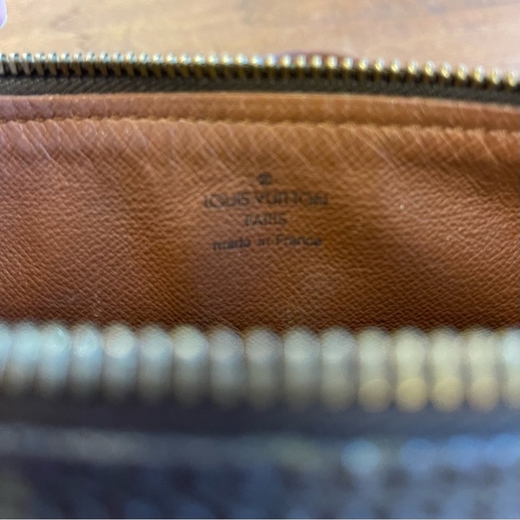 Authentic Louis Vuitton Papillon 30 and mini pouch. - Picture 6 of 14